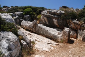 Ausschuß-Statue in Apollonas